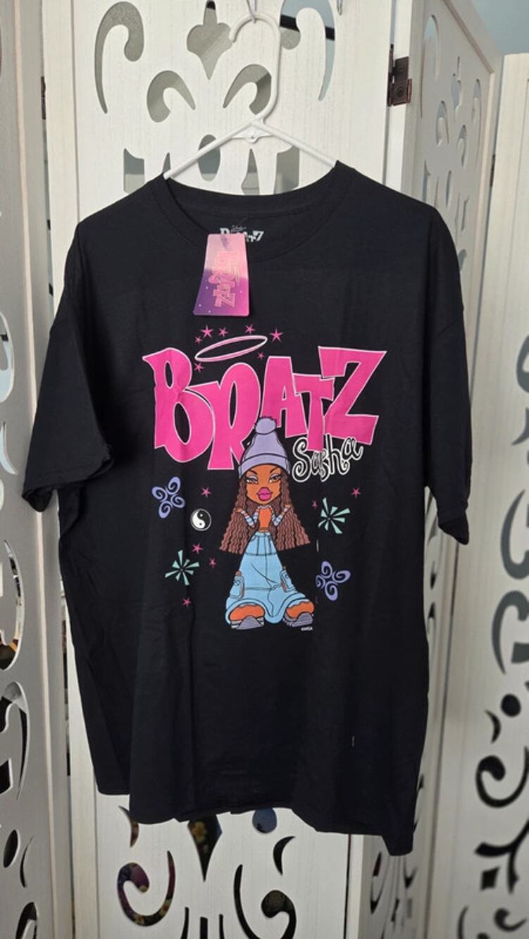 Bratz Sasha Graphic T Shirt Black Y2K Doll Tee Womens Mens Large NWT